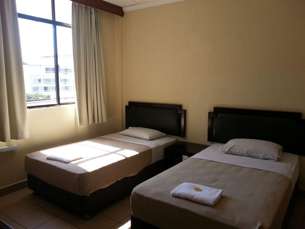 Hotel Iskandar Kota Kinabalu Eksteriør bilde